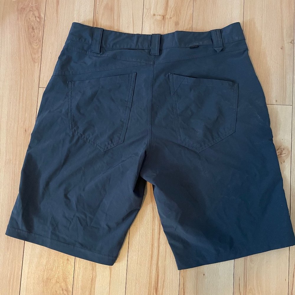 Oakley Shorts - Picture 2 of 3